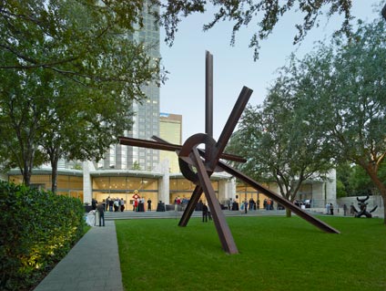 Nasher Sculpture Center Surpasses Historic Fundraising Goal