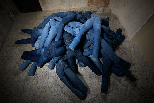 Pia Camil, Bluejeaneando, 2019. Second-hand jeans, dimensions variable. Photo: Alejandro Ramirez.  