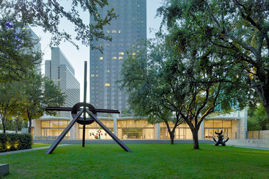 https://www.nashersculpturecenter.org/portals/0/Images/nasher-sculpture-center-garden-suvero-540x360.jpg?ver=2019-08-19-192900-560